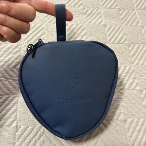 United Airlines business class amenity kit by Therabody